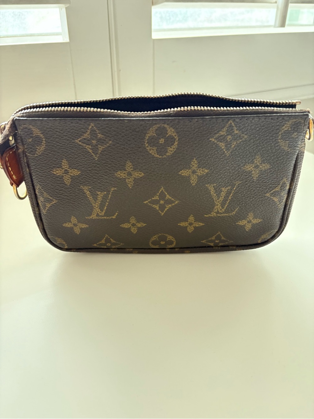 Louis Vuitton mini Pochette bag - Picture 4 of 7